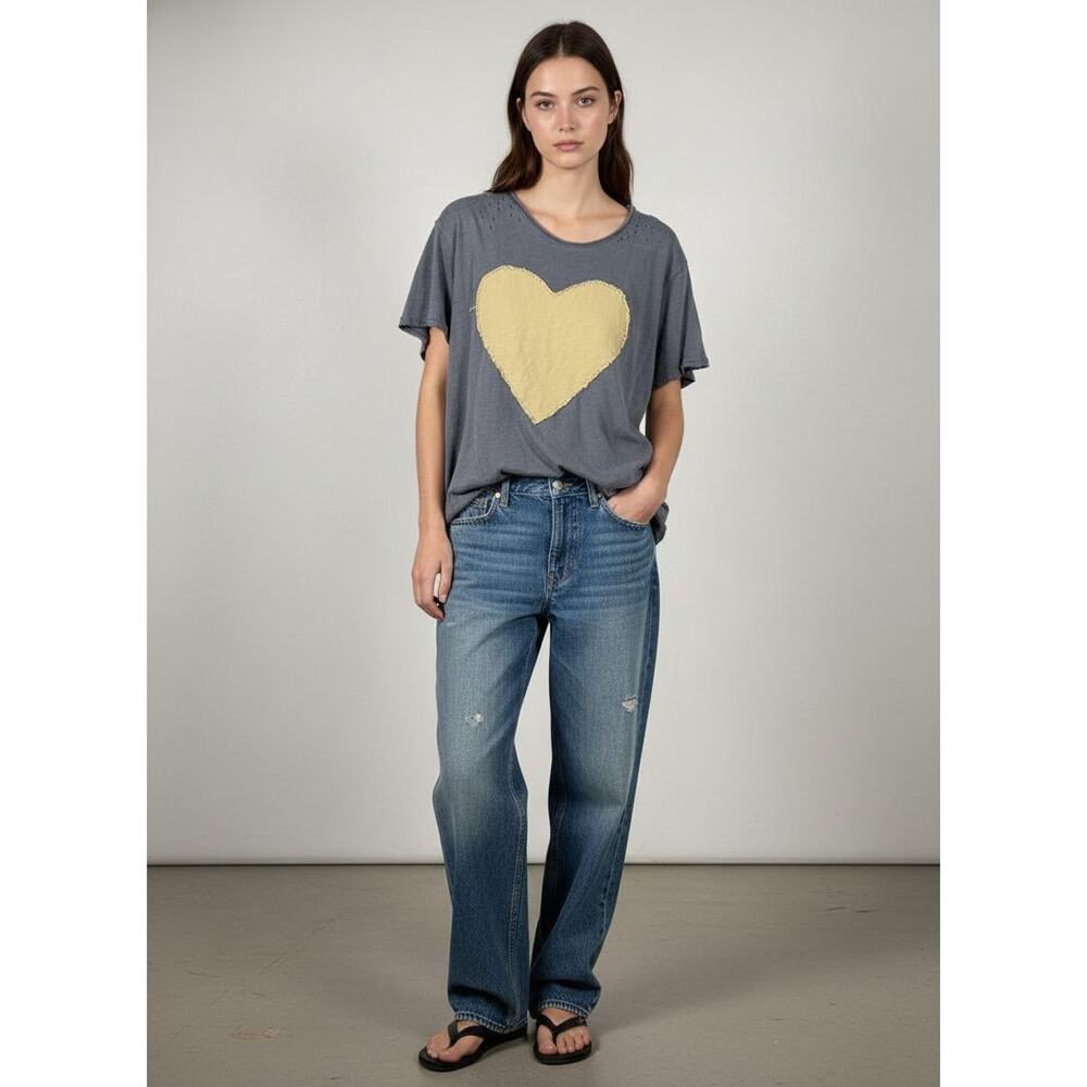 Magnolia Pearl Distressed Heart Applique Handmade Art Boho Tee, OS